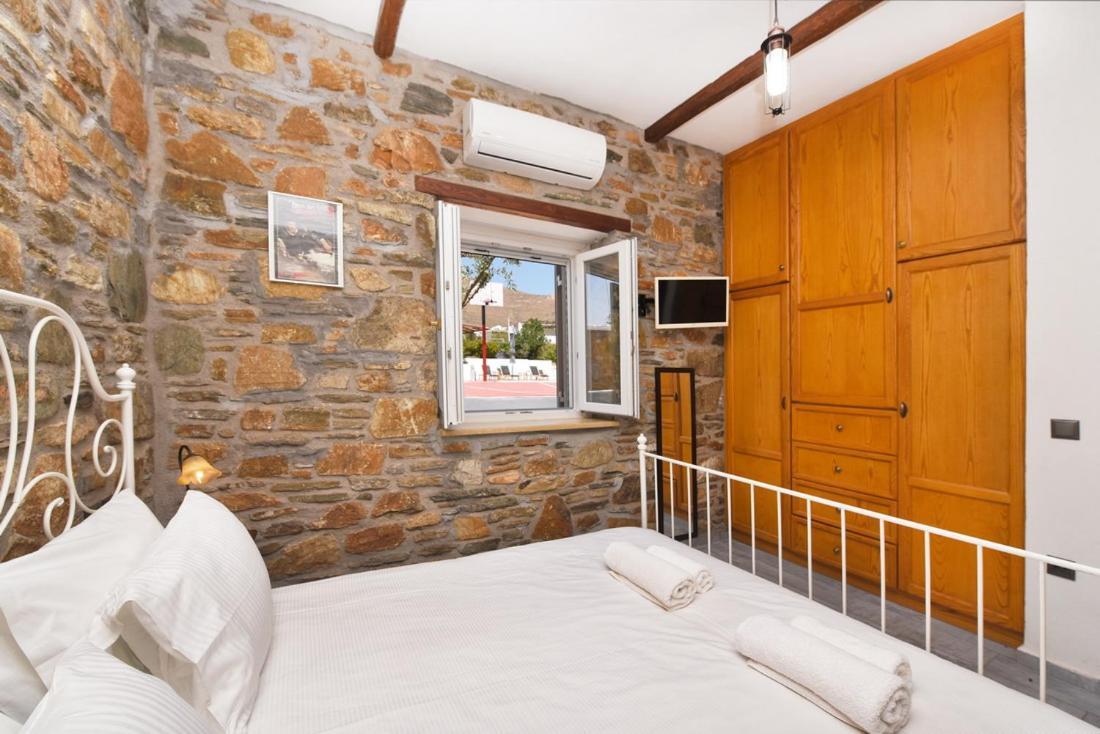 Flora'S Beach And Pool Villa In Syros Liaropá エクステリア 写真