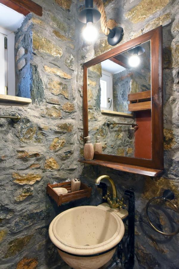 Flora'S Beach And Pool Villa In Syros Liaropá エクステリア 写真