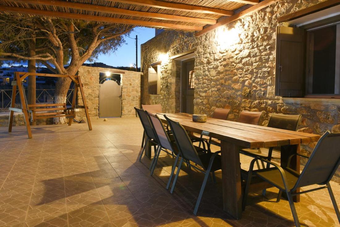 Flora'S Beach And Pool Villa In Syros Liaropá エクステリア 写真